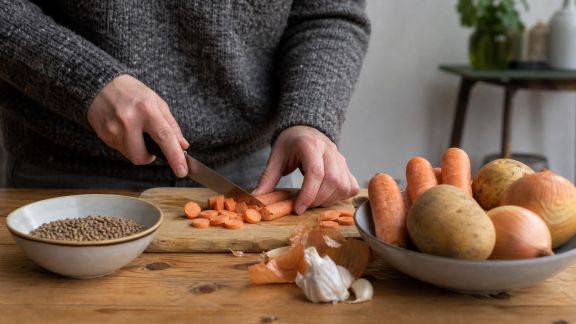 Cuisiner végétarien avec un budget serré : astuces et recettes