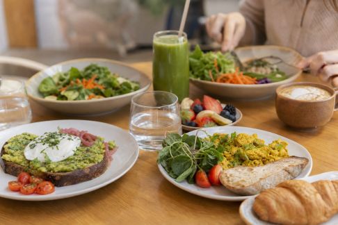 Réussir des brunchs gourmands et complets en version végétarienne
