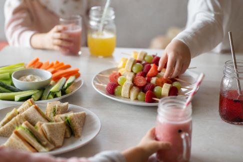 Conseils pour préparer un apéritif sans alcool adapté aux enfants