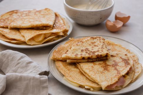 Préparer des crêpes salées et sucrées sans gluten : astuces pour une cuisson réussie