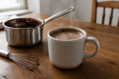 Réaliser un chocolat chaud onctueux et original à la maison
